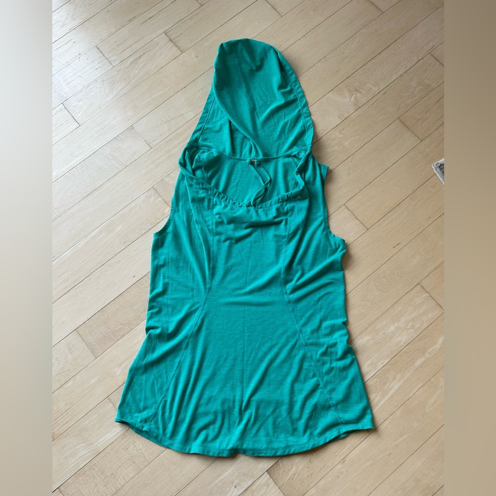 Lucy Women's Teal Sleeveless Hooded Lightweight Athletic Top, Size Medium